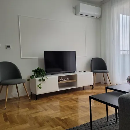 Apartman Ns Private Parking Novi Sad Exterior photo
